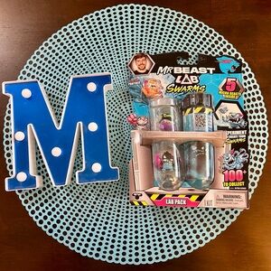 ATOMIC SERIES Mr. Beast Lab Swarms 5 MiCRO BEASTS Lab Pack Figures